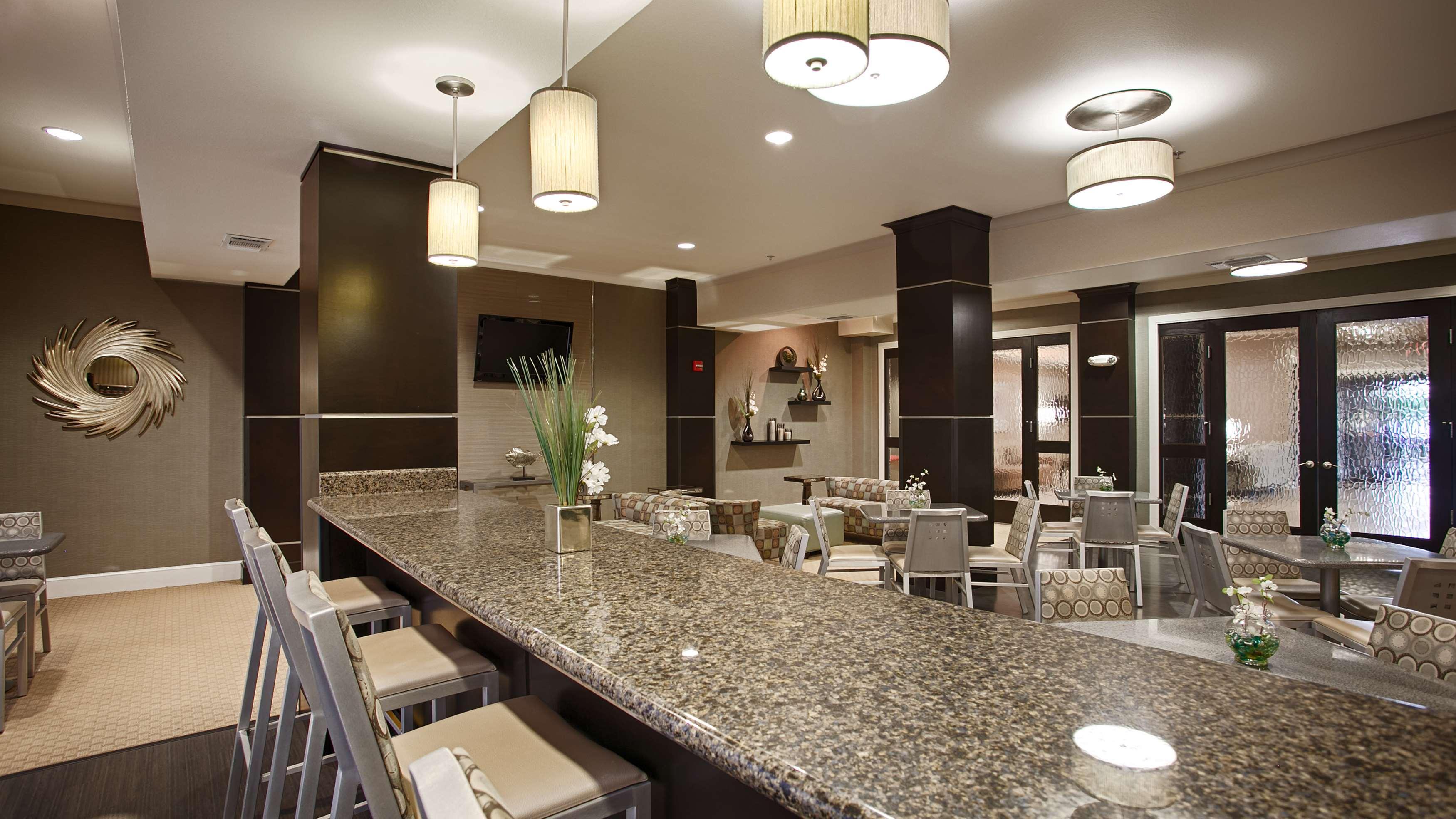 Best Western Plus Texarkana Inn And Suites Экстерьер фото